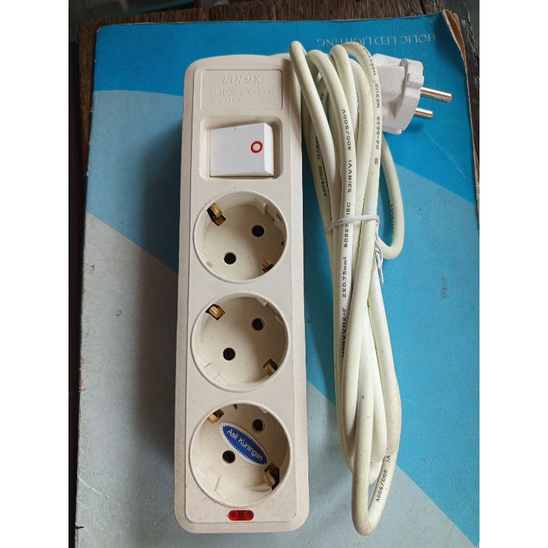 Stop kontak kabel 3 meter 3Lubang Linux