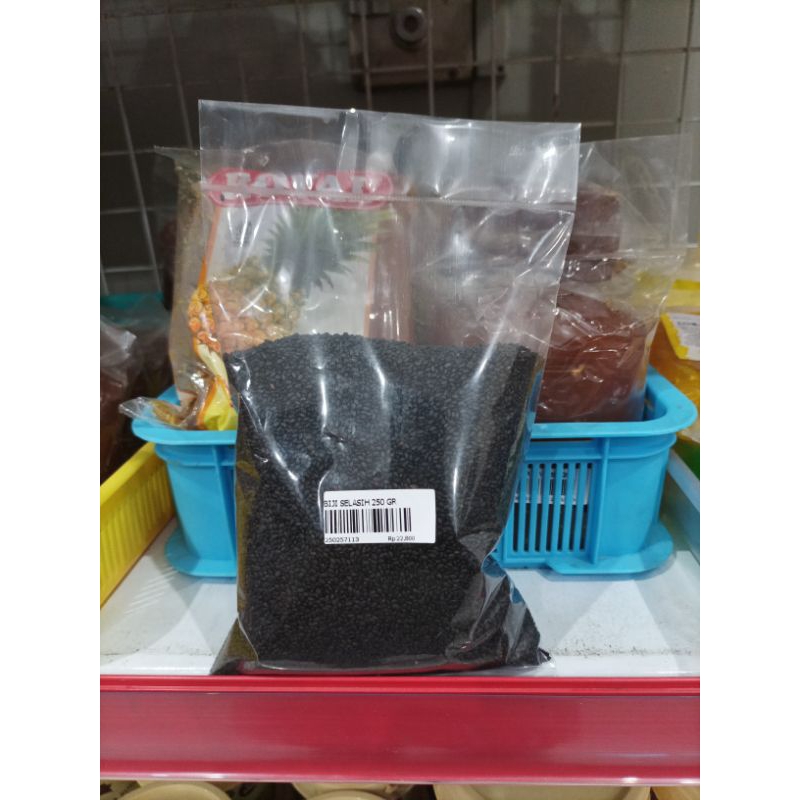 

Biji Selasih Basil Seeds Hitam Campuran Minuman 250 Gram