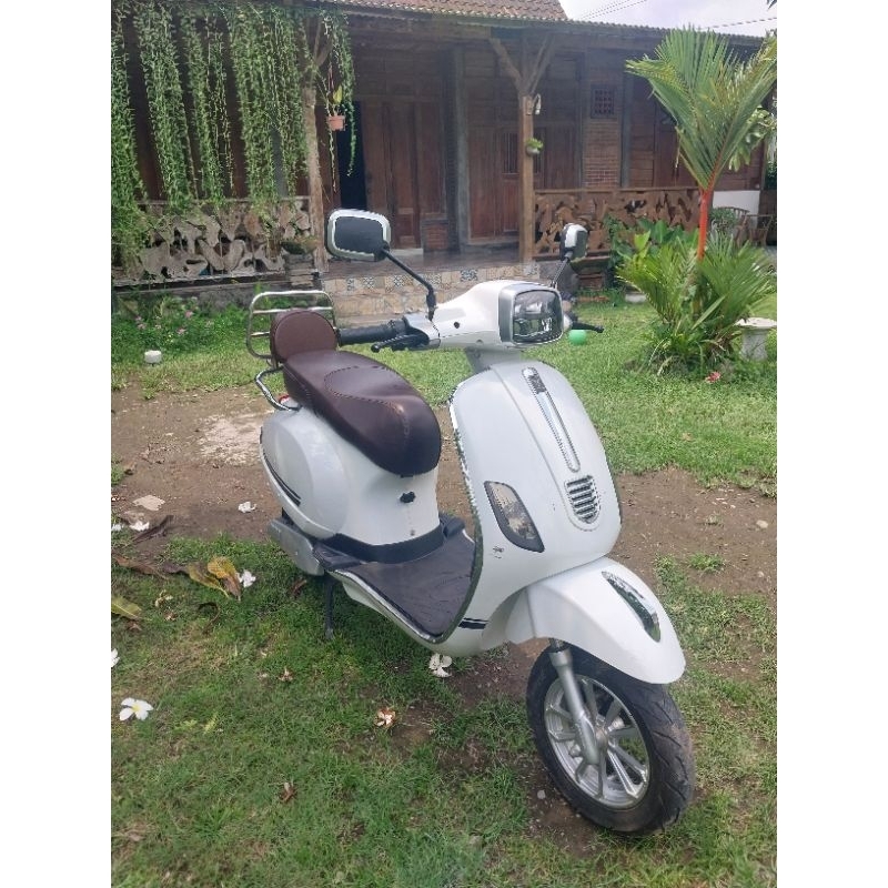 sepeda motor listrik bekas