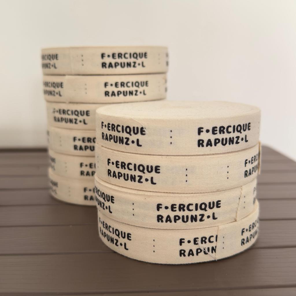 

Label Katun Import 2,5cm Label Baju 50 meter Katun Lembut Label Baju anak label Tas
