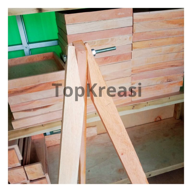

Stand Poto Kayu Tinggi 120cm Tripod Standing Frame Wooden Easel RB9