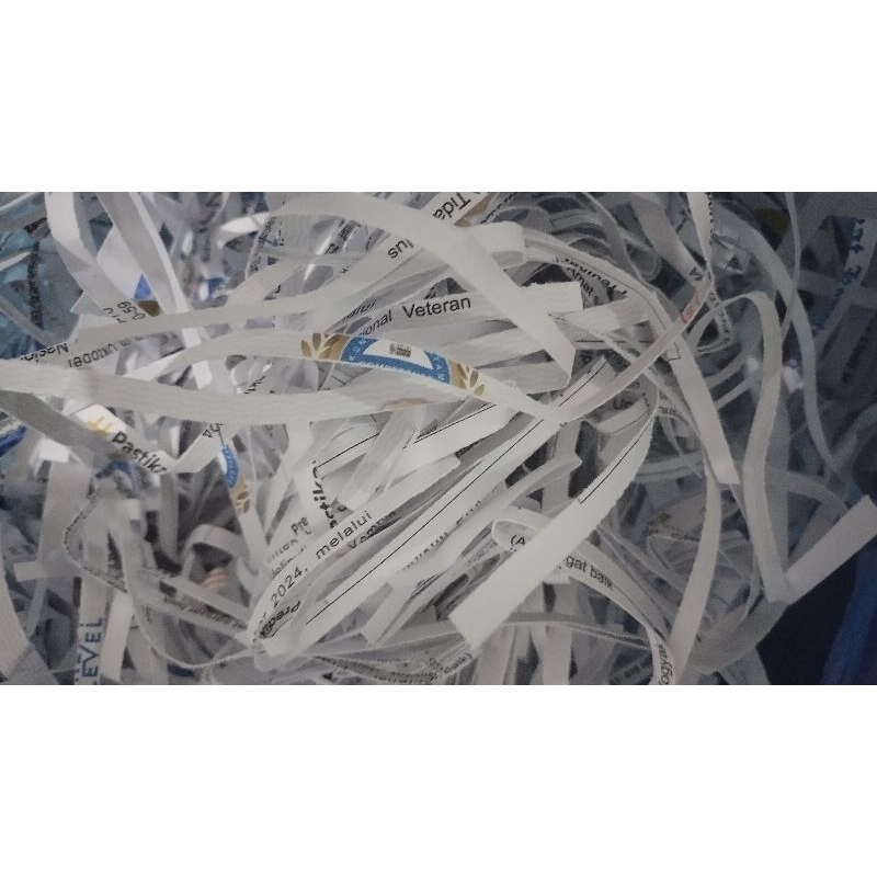 

Kertas Cacah Serut Bekas / Shredded Paper Untuk Packing