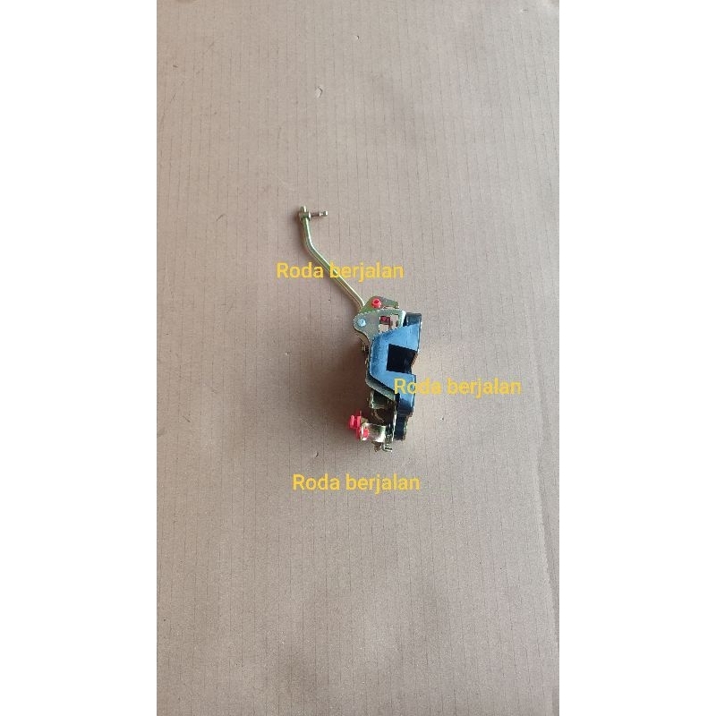door lock pintu kanan isuzu elf NHR55