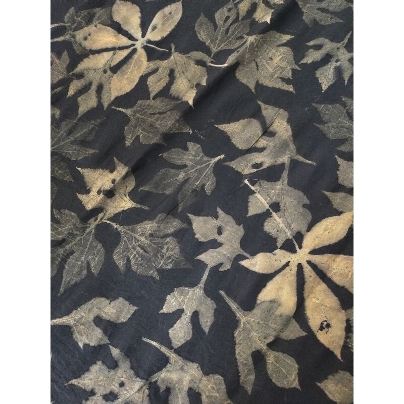 kain katun ecoprint batik warna alam motif cetak daun asli original
