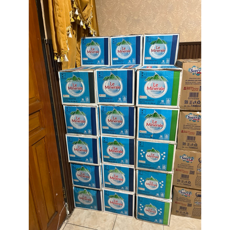

Ay00! RD - LE MINERALE Botol 600 ML 1 Dus - Isi 24 x 600 ML - Air Minum Mineral Botol
