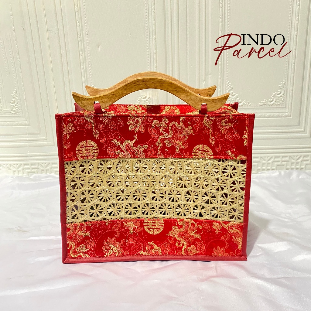 

INDOPARCEL - Tas Hampers Cheongsam Goodie Bag Songket Hari Raya Anyaman Bambu Handle Kayu Hampers Anyaman Natal / Hampers Anyaman Imlek / Hampers Anyaman Ramadhan Tas Parcel Tas Bingkisan Hari Perayaan