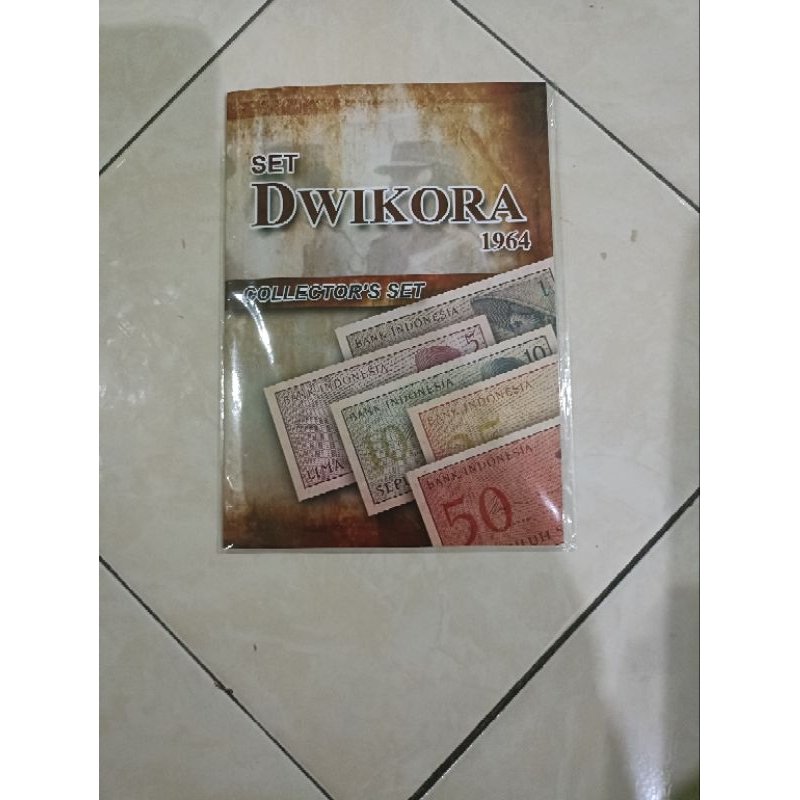 uang set sukarelawan / dwikora + folder asli unc