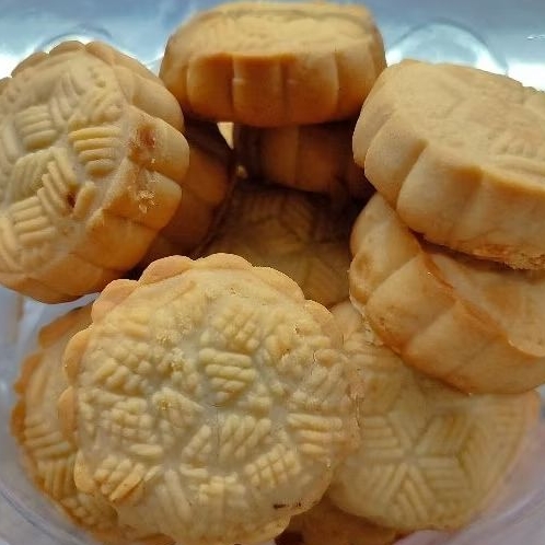 

Kue Bulan / Moon Cake Karomah Kacang HIjau isi 10