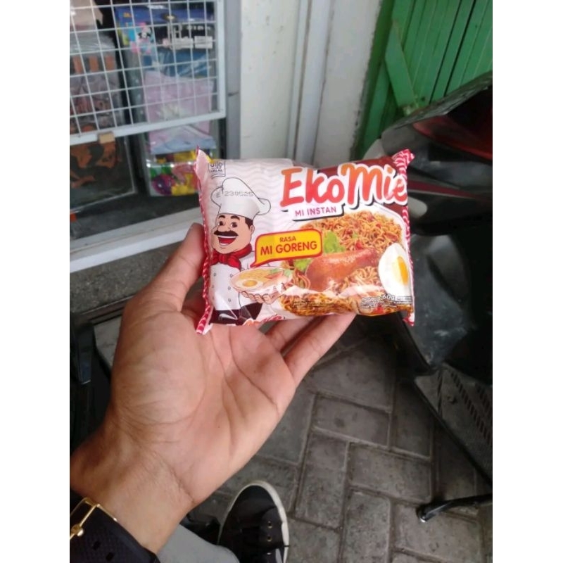 

Ekomi mi goreng instan