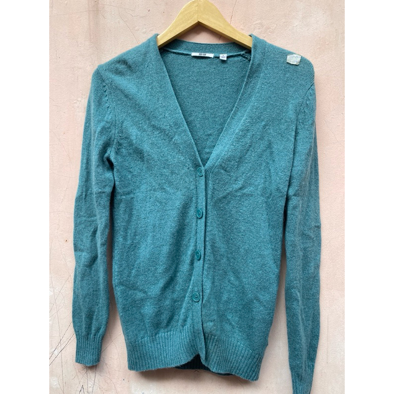 cardigan uniqlo preloved / cardigan korea uniqlo polos