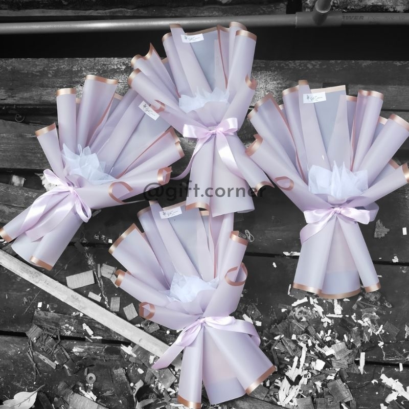 

Buket Kosongan Ukuran Sedang