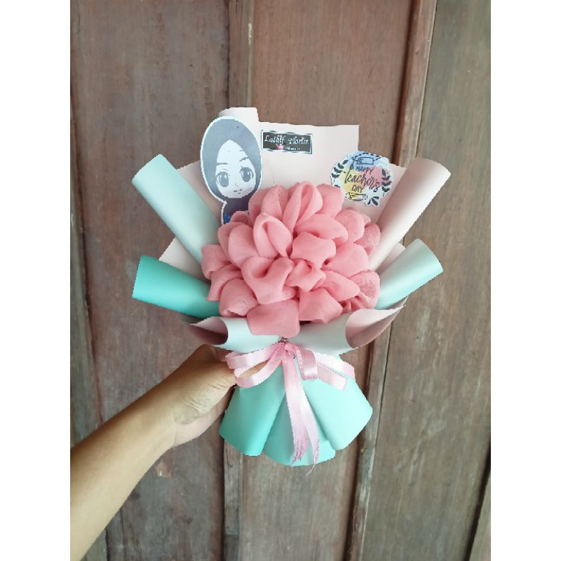 

Buket hijab / Buket hari guru / Buket hari ibu / Kado ulang tahun / Buket hijab bella square / Kado wisuda