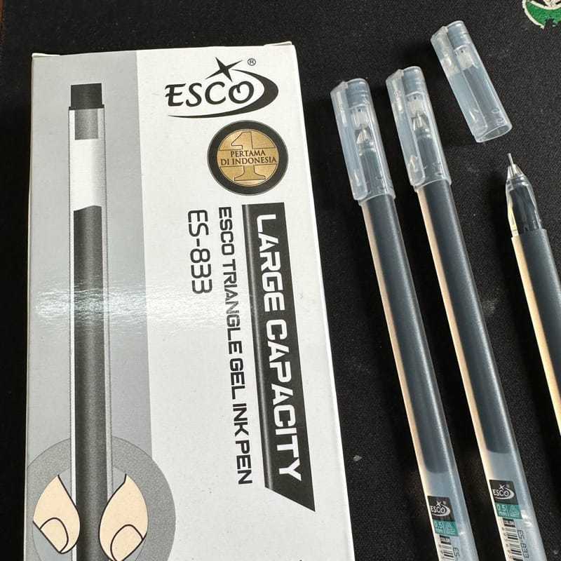 

Pulpen gel Esco Large Capacity ES-833 TRIANGLE GEL PEN ( isi 12 Pcs )