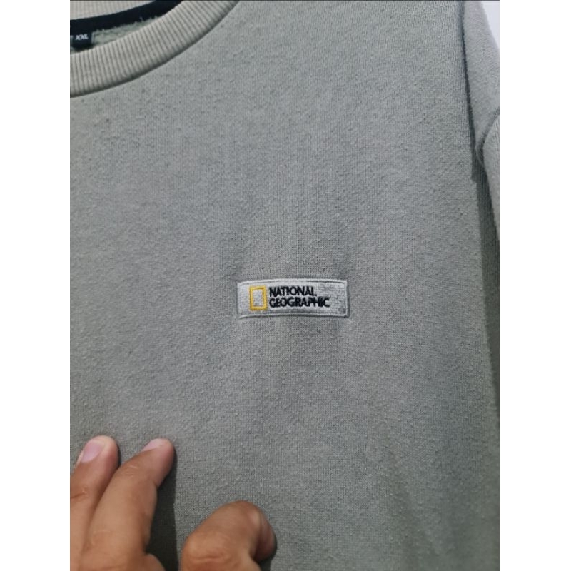 NATGEO CREWNECK NATIONAL GEOGRAPHIC PATCH LEPAS