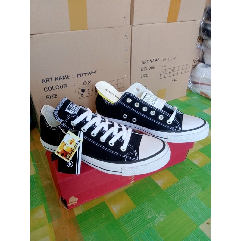 Converse Sepatu Hitam Putih
