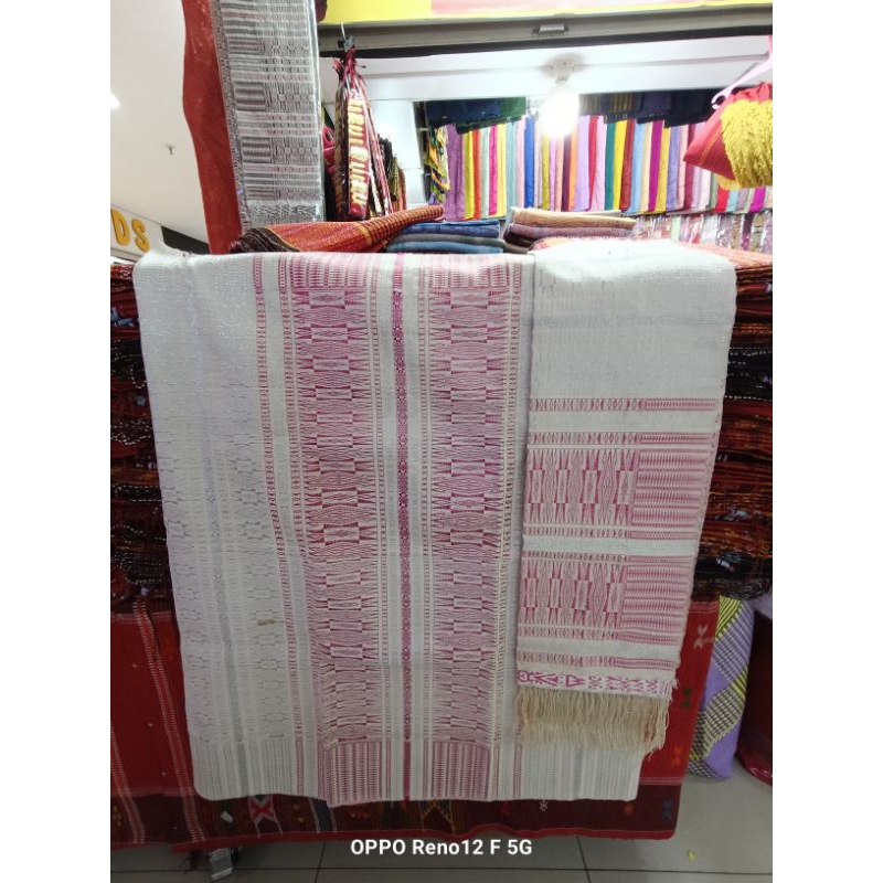 SONGKET TARUTUNG TUMTUMAN SAMBUNGAN BENANG 1000. WARNA SILVER TUMPAL MERAH.