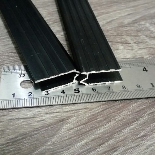 Lis alumunium lis M hardcase alumunium lis U panjang 3meter import wajib potong-Lis hitam