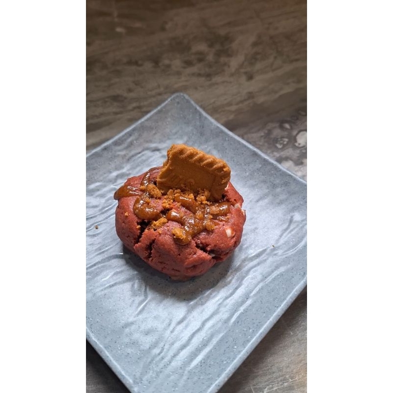 

soft cookies varian redvelvet isi cream cheese top lotus