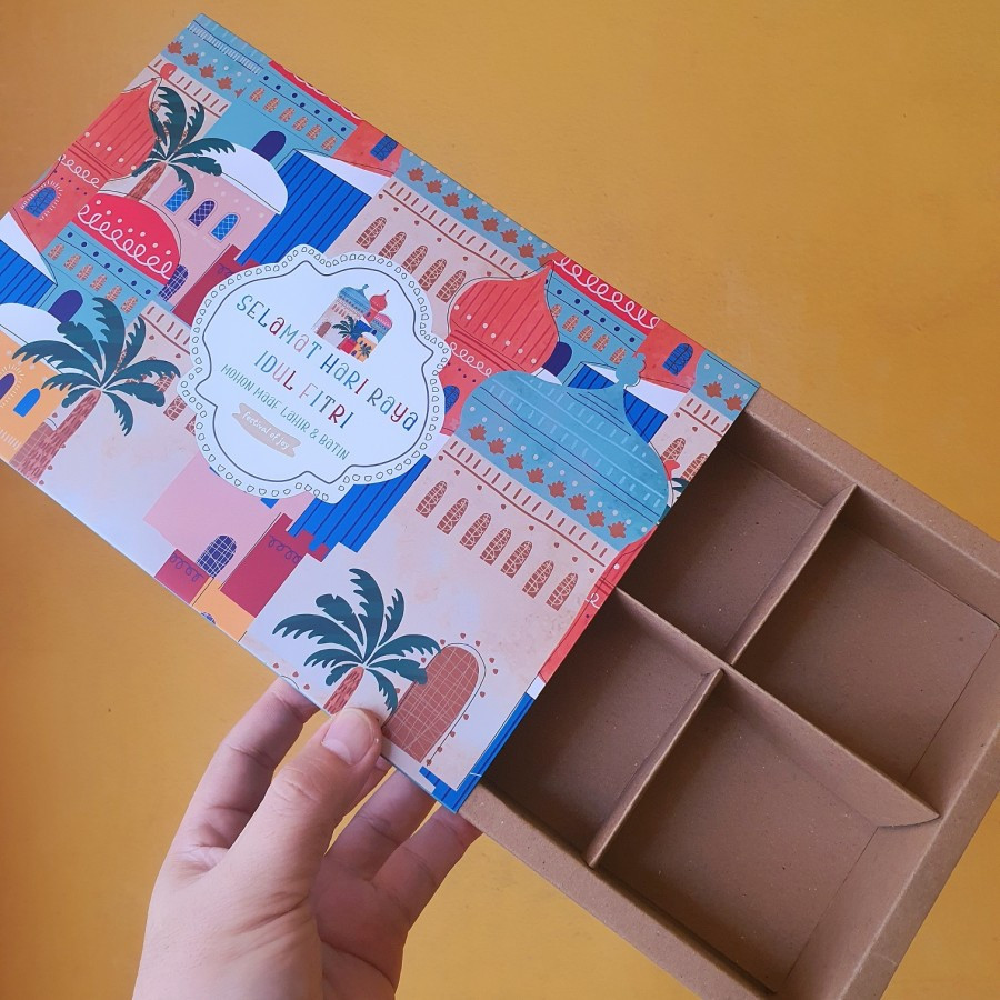 

( 5 pcs ) dus coklat lebaran sekat 6 bahan art carton motif tutup colourful mosque cake box lapis legit ukuran 22.5 x 15.5 x 4.5 cm