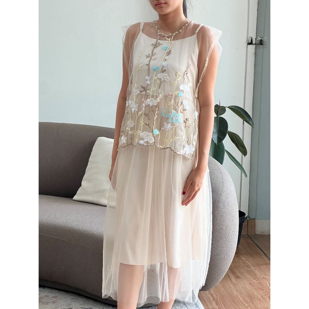 Dresshaus Ivory Bloom Midi Dress | Dress Pesta Wanita Brokat Lace Tile Bordir Acara Kondangan