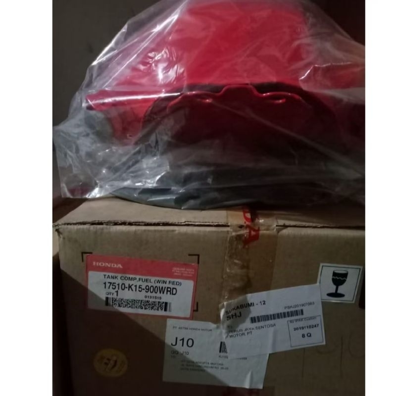 TANK COMP FUEL R-258 MERAH CB150R OLD NON LED TANGKI BAHAN BAKAR MERAH CB150R OLD NON LED 17510K1590
