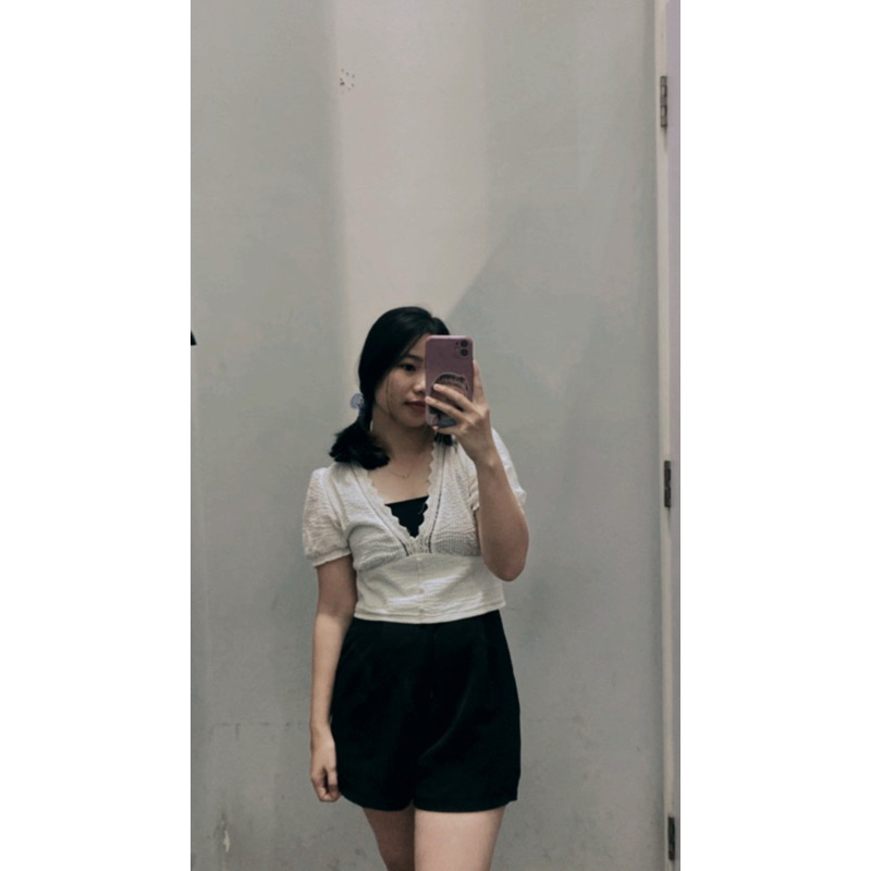 atasan stradivarius preloved / atasan putih preloved