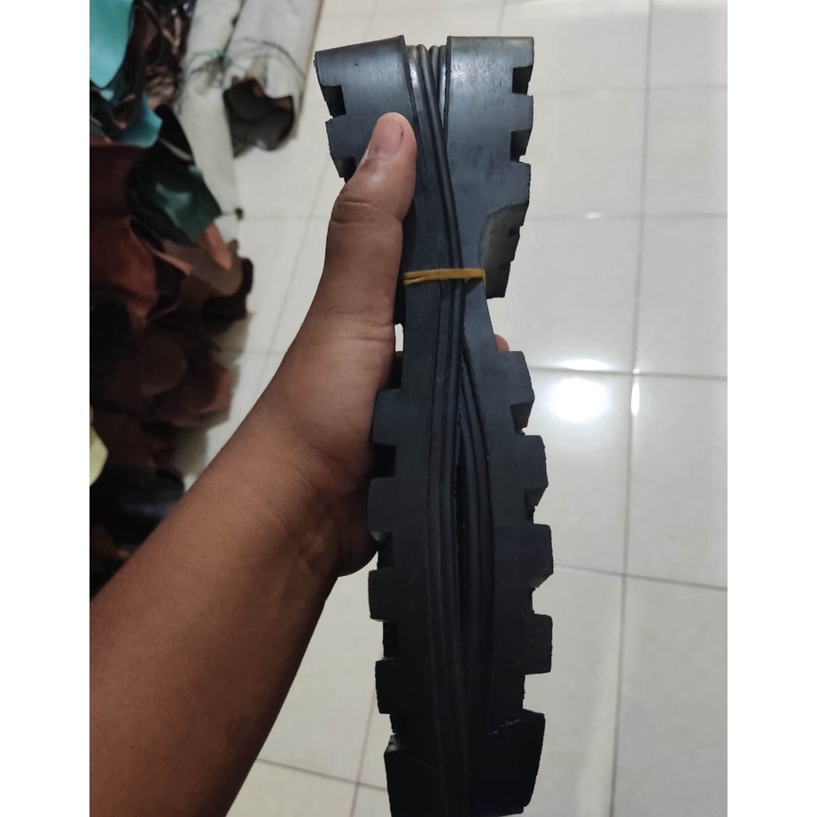 KODE W18G SOL TAPAK SEPATU SAFETY KARET KING CHEETAH LJ35