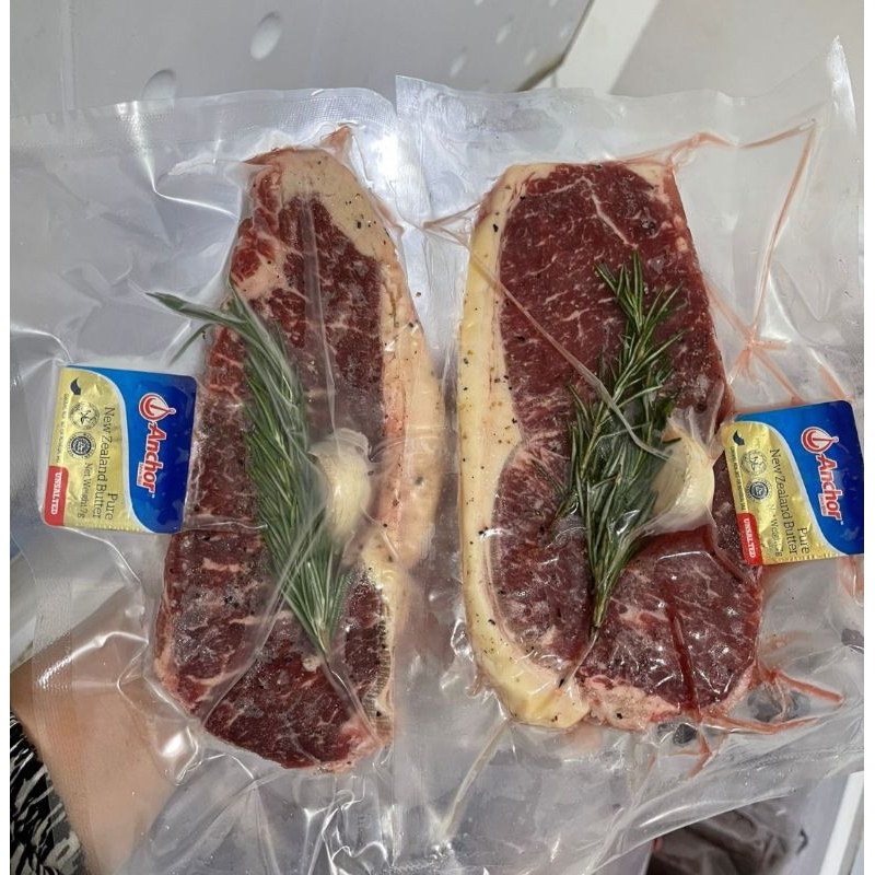 

Striploin steak beef Ausi -+200gr ready to cook