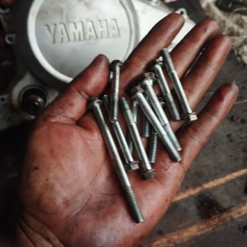 baud bak mesin sebelah kanan yamaha vixion bekas asli copotan baud mesin vixion
