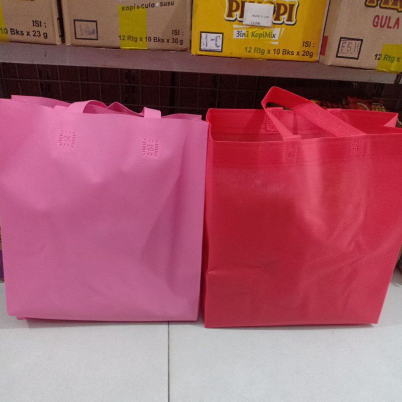 

Tas Belanja Serbaguna / Tas spunbon