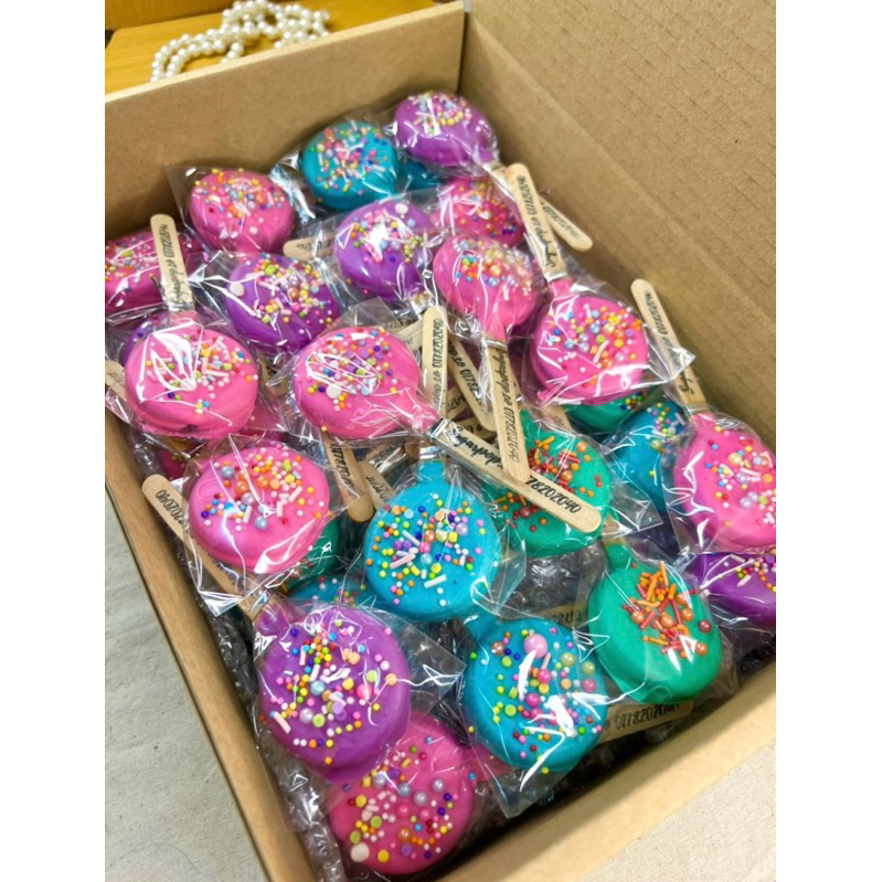 

COKLAT POPSTICK UNTUK SOUVENIR HADIAH ULANG TAHUN ATAU NIKAH BERBAGAI ACARA