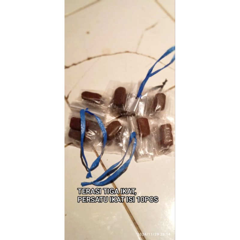 

terasi bumbu masak, tiga ikat persatu ikat isi 10pcs