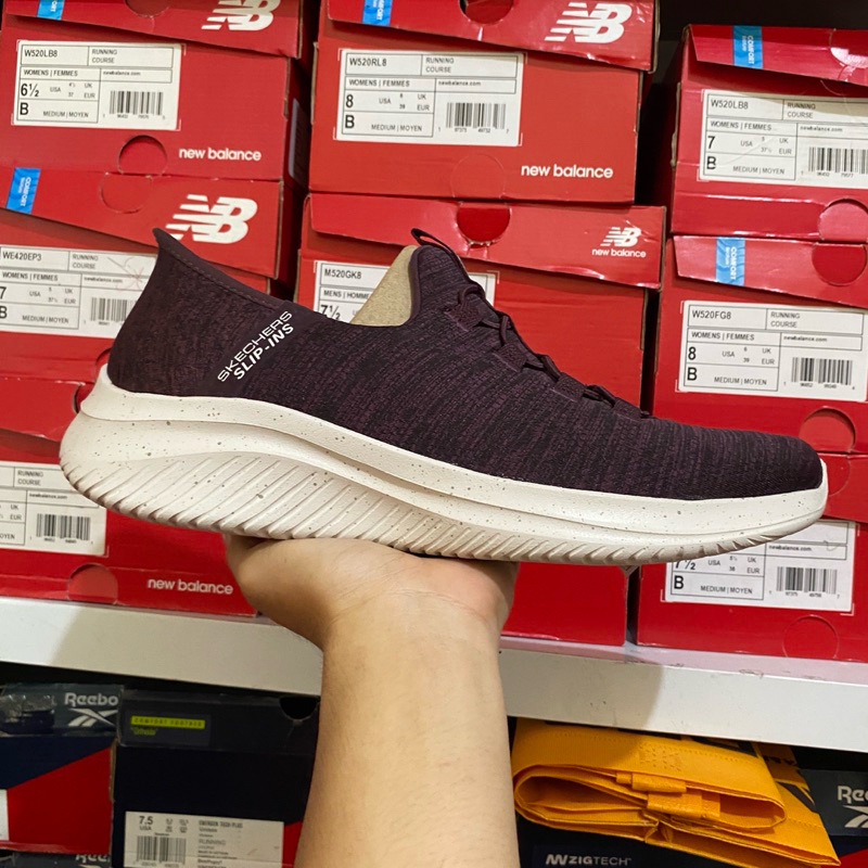 (size 42&43) SKECHERS SLIP INS ULTRA FLEX 3.0 - TOP RANGE BURGUNDY