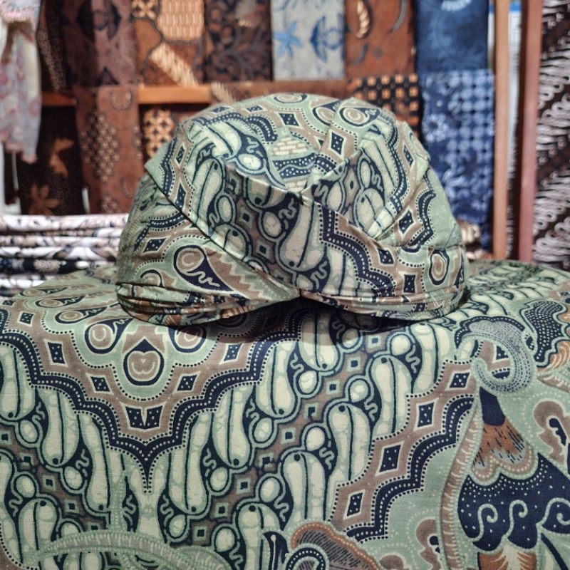 Pre Order Kain Batik dan Rok Wiru Hijau Sage Lereng Burung Merak Bawahan Kebaya Wisuda Lamaran Prodo