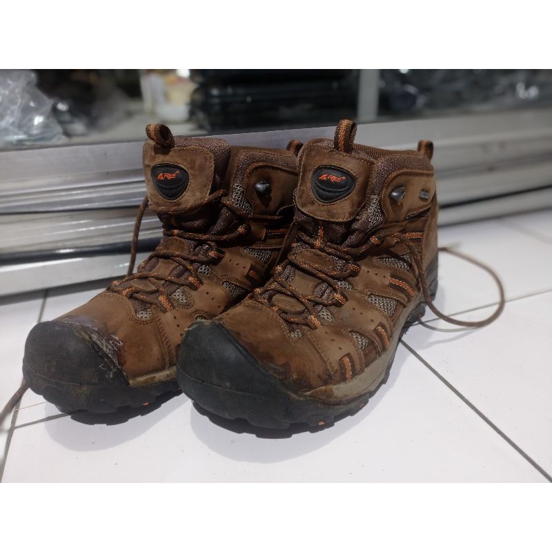 Sepatu Gunung Arei Kolner uk 43 bekas