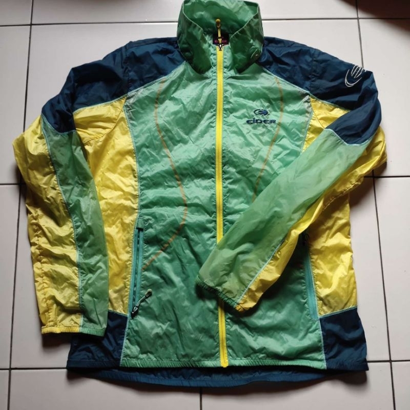 pakaian running Eider kondisi masih bagus no hoodie