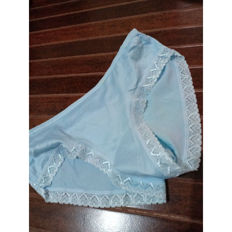 Celana Dalam Aroma Khas Wanita