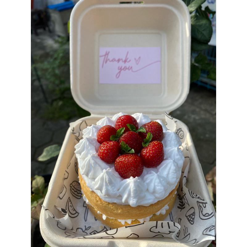 

Strawberry Short Bento Cake