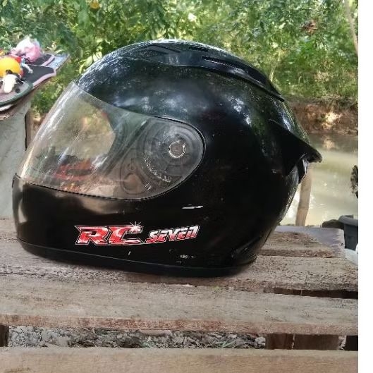 helm kyt rc 7 fulface bekas