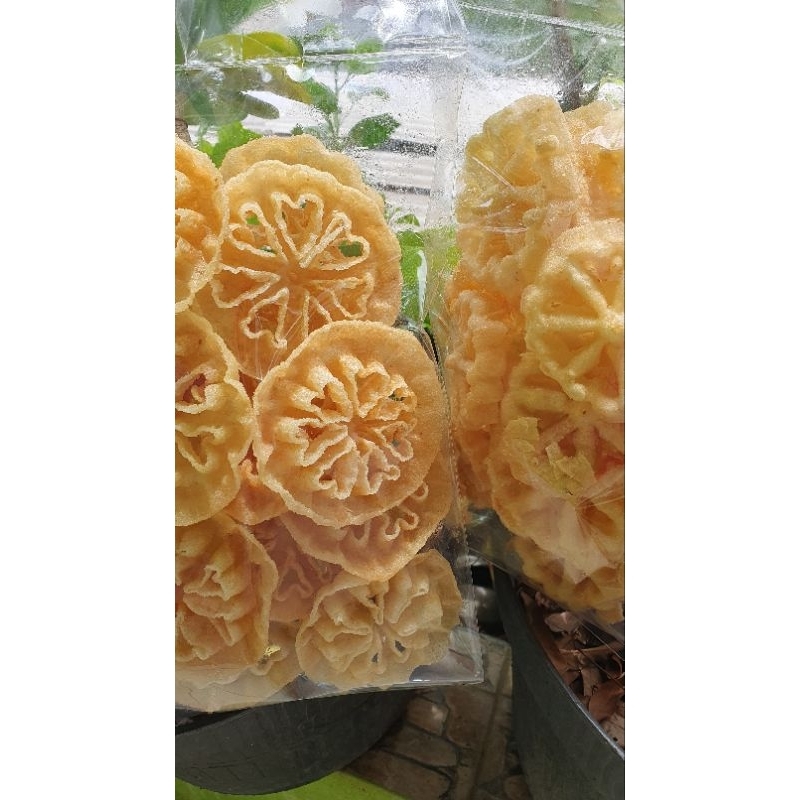 

kembang goyang/kriuk/gurih&manis originall tanpa bahan pengawet