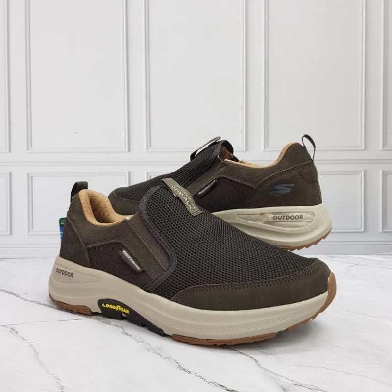 SEPATU SNEAKERS PRIA SKECHERS GOWALK / GOWALK OUTDOOR