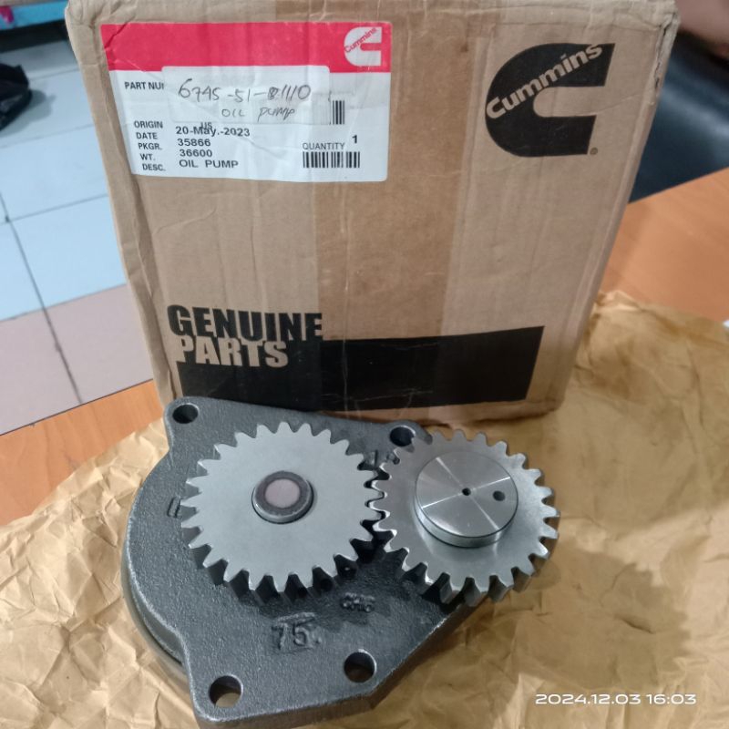 OIL PUMP PC300-8 6745-51-1110 / 3948072 IMPORT