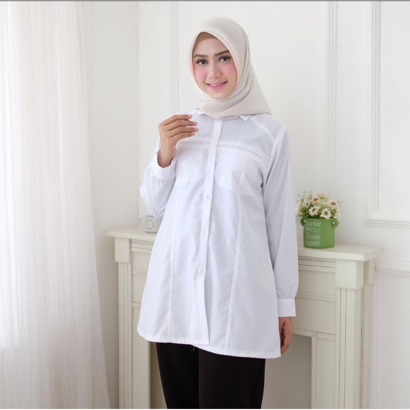 02 Kemeja Wanita Putih Lengan Panjang Kombinasi renda
