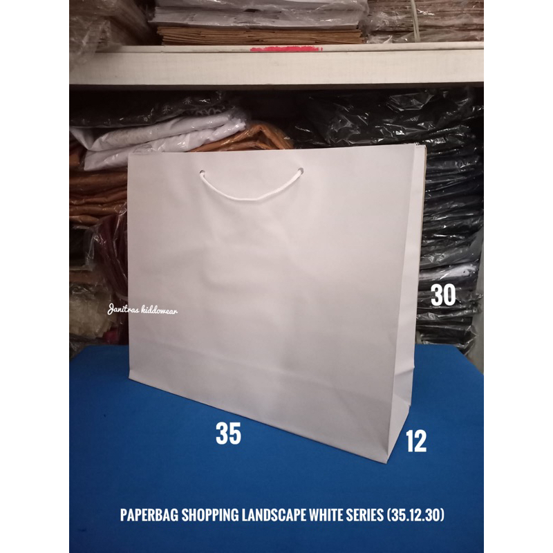 

Paperbag shopping Landscape White Series (35.12.30)