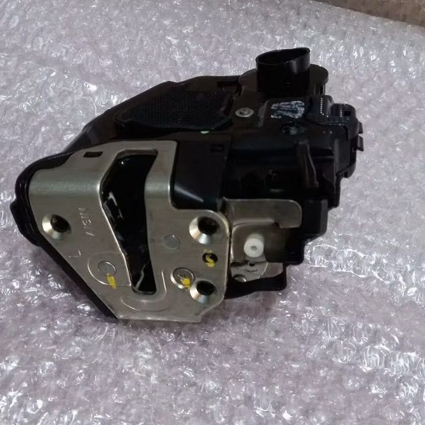 DOOR LOCK ASSY PINTU TENGAH KIRI MOBIL TOYOTA CAMRY COROLLA ALTIS LEXUS