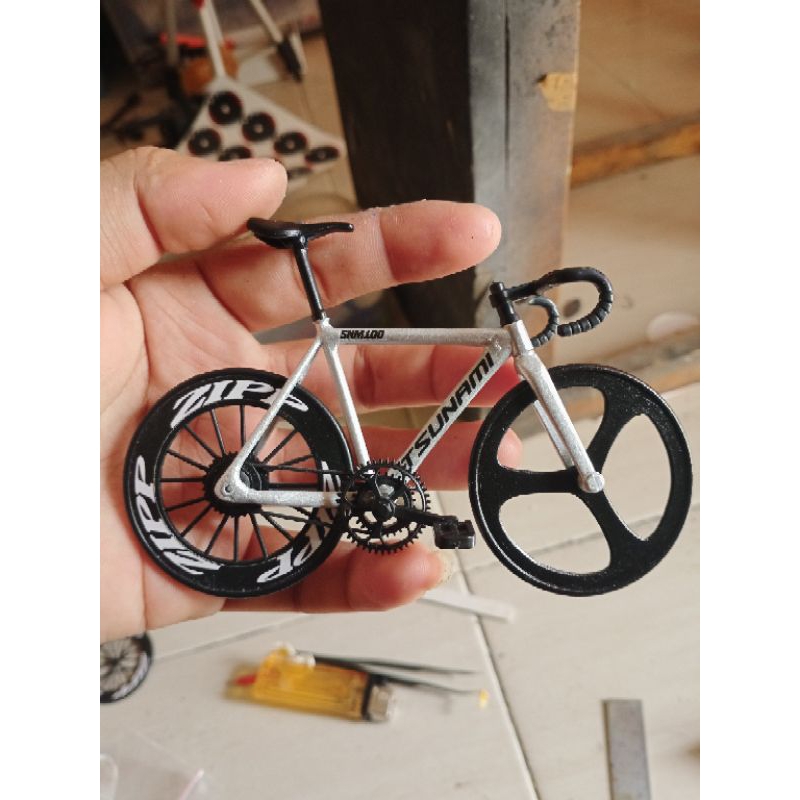 miniatur fixie TSUNAMI SNM 100 (velg depan 3 spoke)