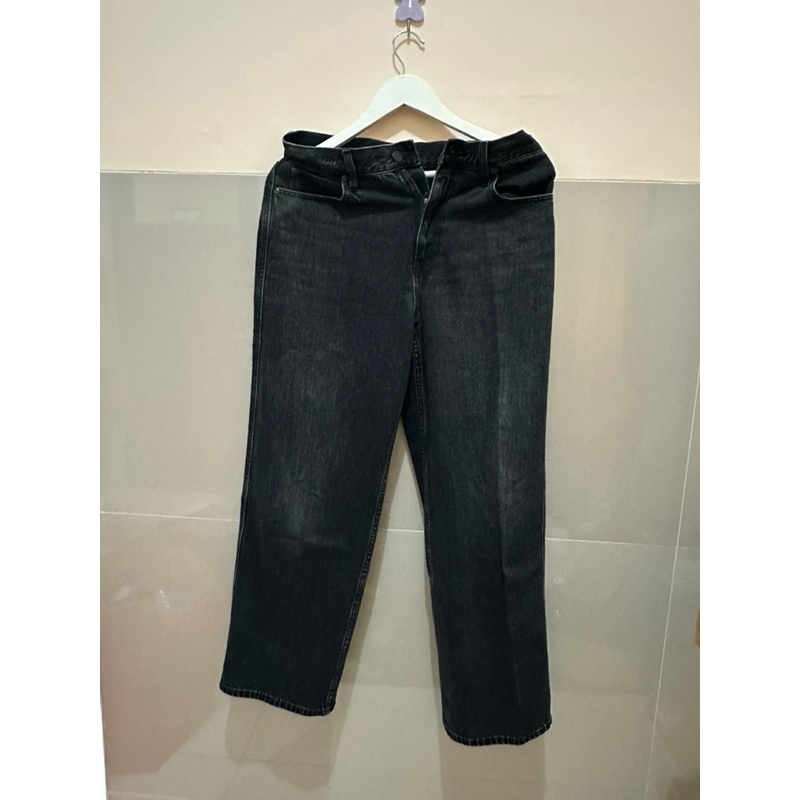 PRELOVED CELANA JEANS HITAM UNIQLO