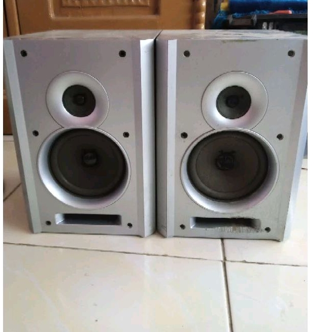 speaker pasif Polytron bekas