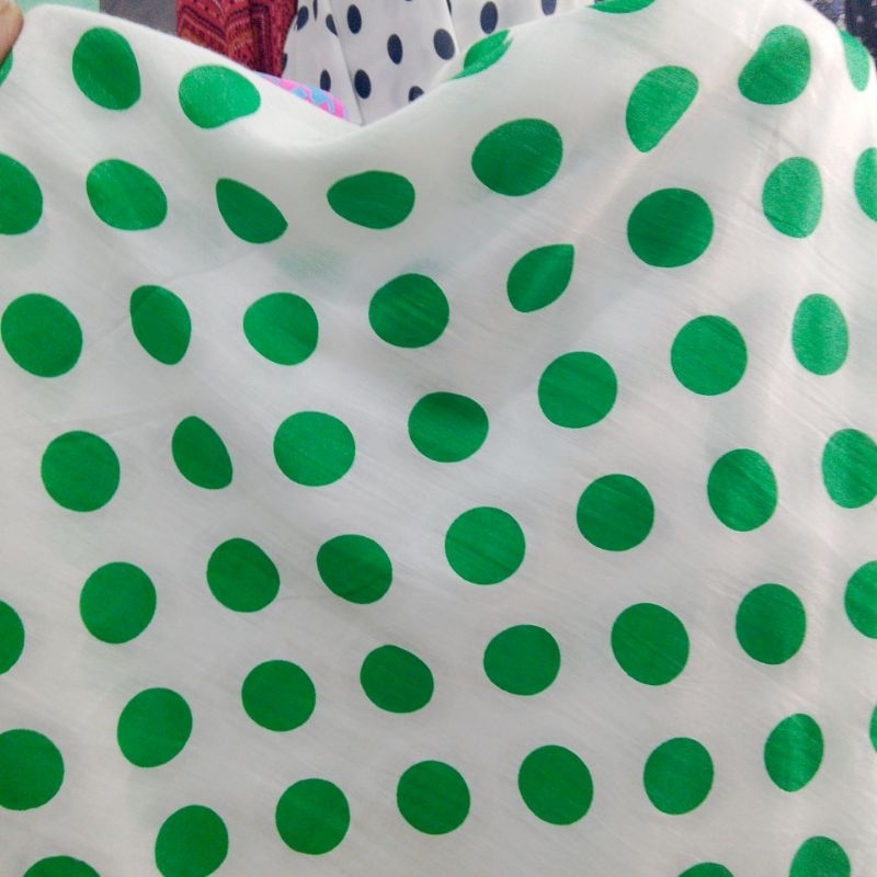 kain sutra crepe motif polkadot - kain sutra Crepe premium - kain sutra motif - ajt