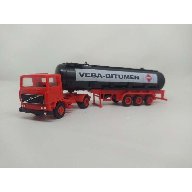 herpa diecast truck tangki volvo 1:87